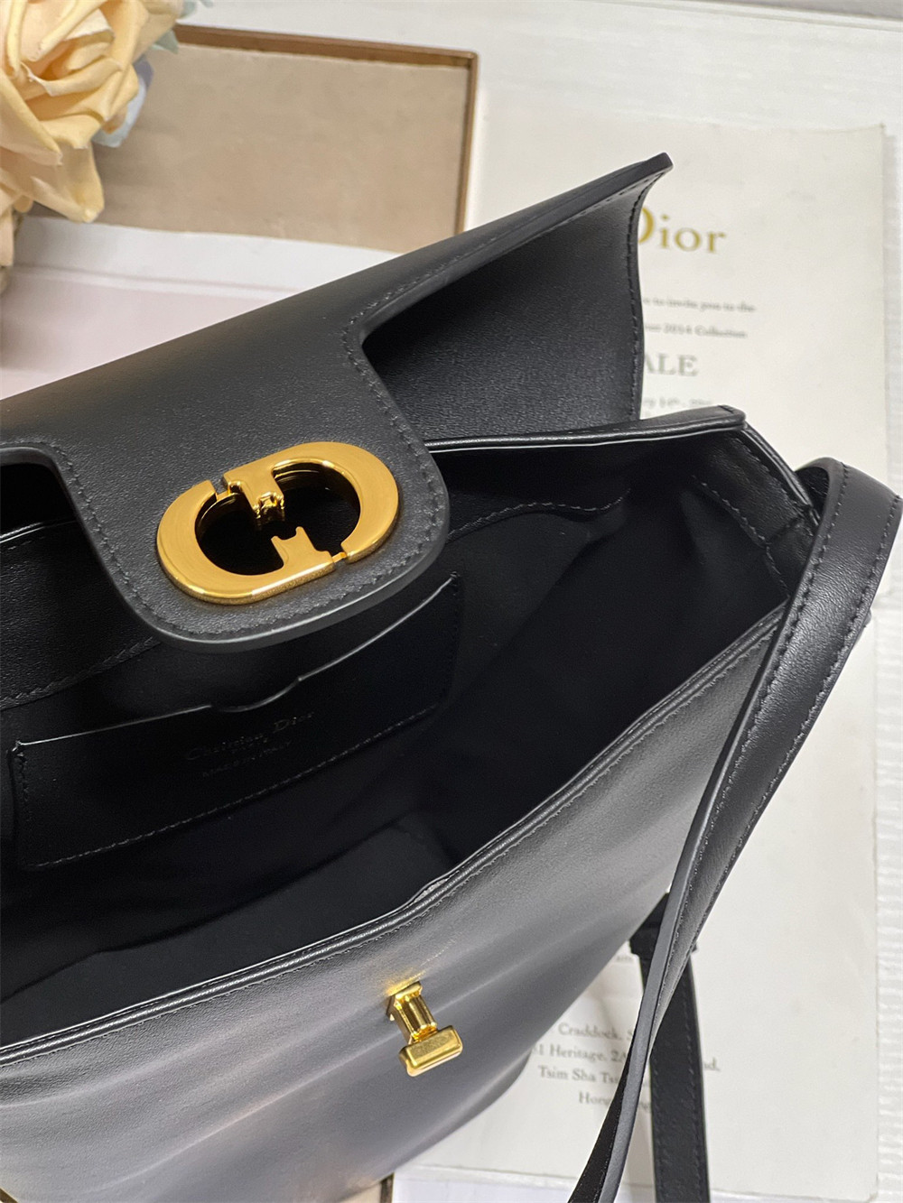 Dior 30 Montaigne Large Chain Bucket Bag Black 17x7x18cm