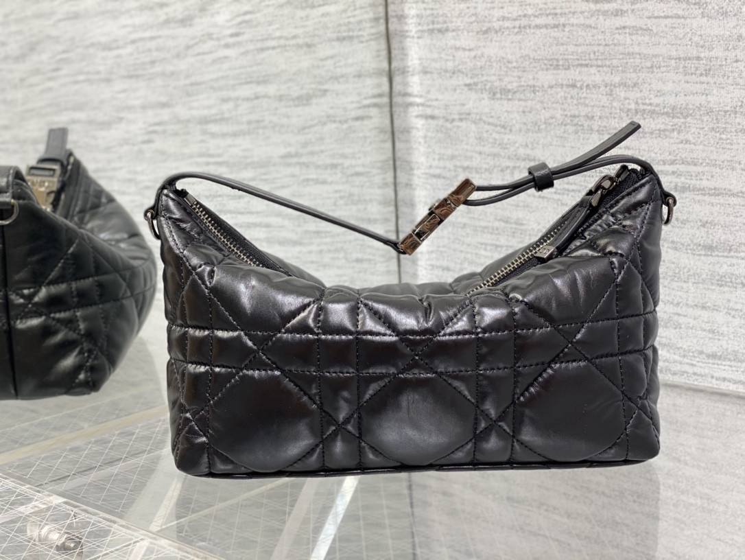 MEDIUM DIOR TRAVEL NOMAD POUCH BLACK