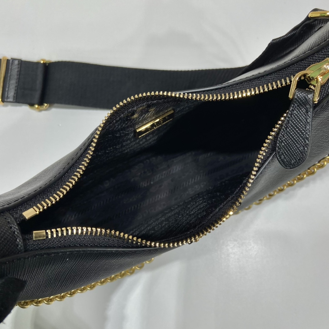 Prada Re-Edition 2005 Saffiano leather bag Black
