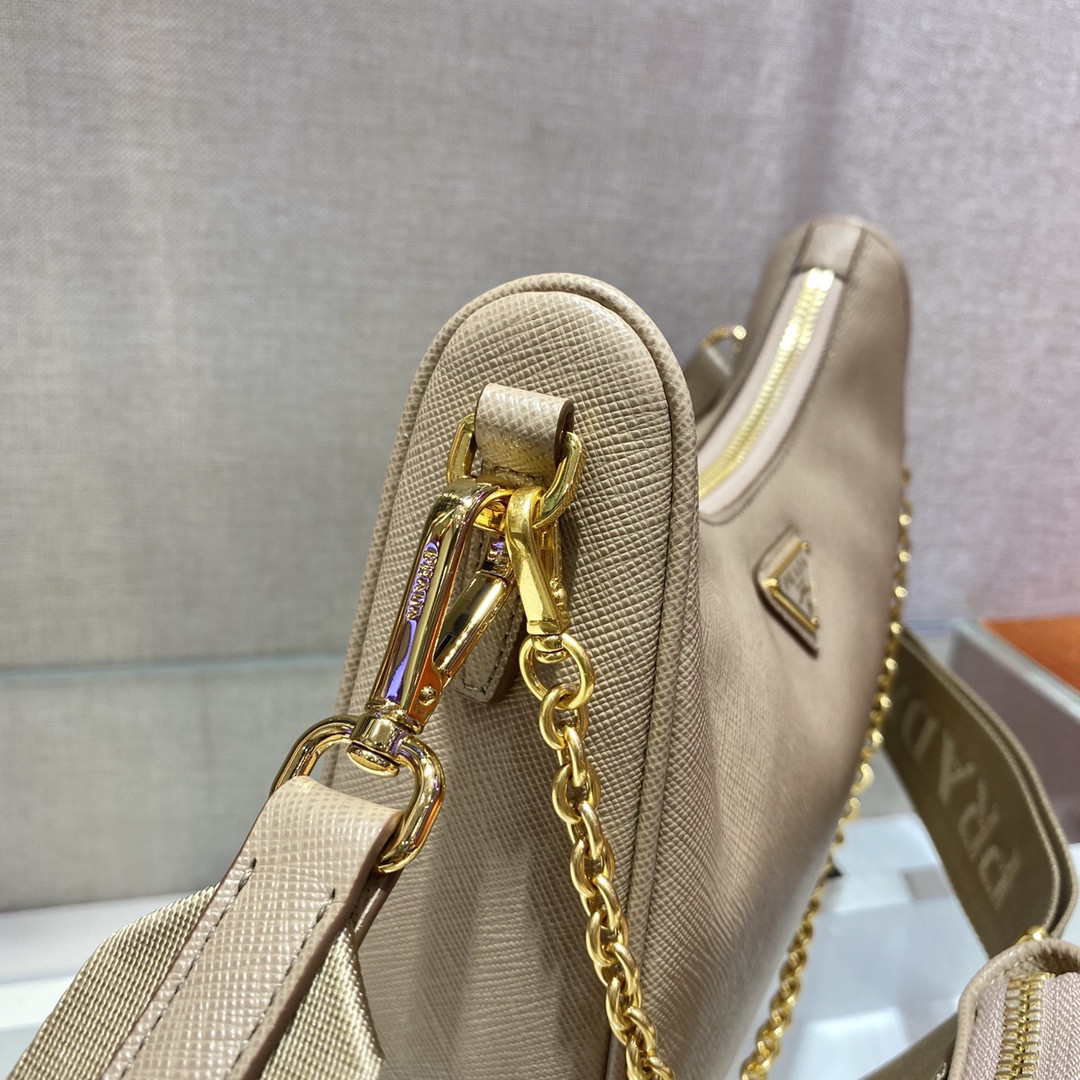 Prada Re-Edition 2005 Saffiano leather bag