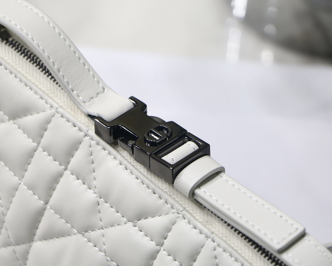 DIOR TRAVEL NOMAD POUCH WHITE
