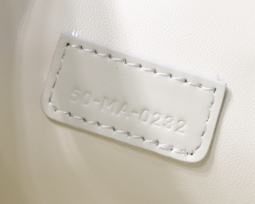 DIOR TRAVEL NOMAD POUCH WHITE