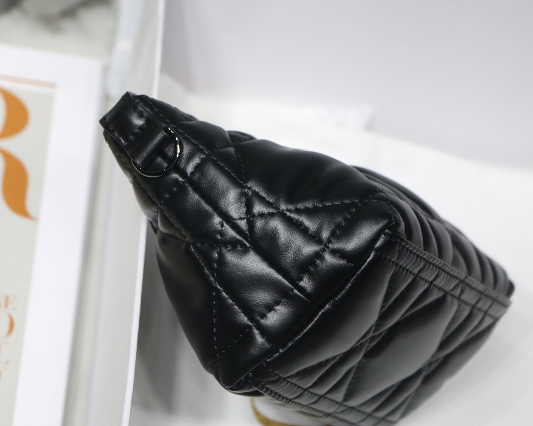 DIOR TRAVEL NOMAD POUCH BLACK