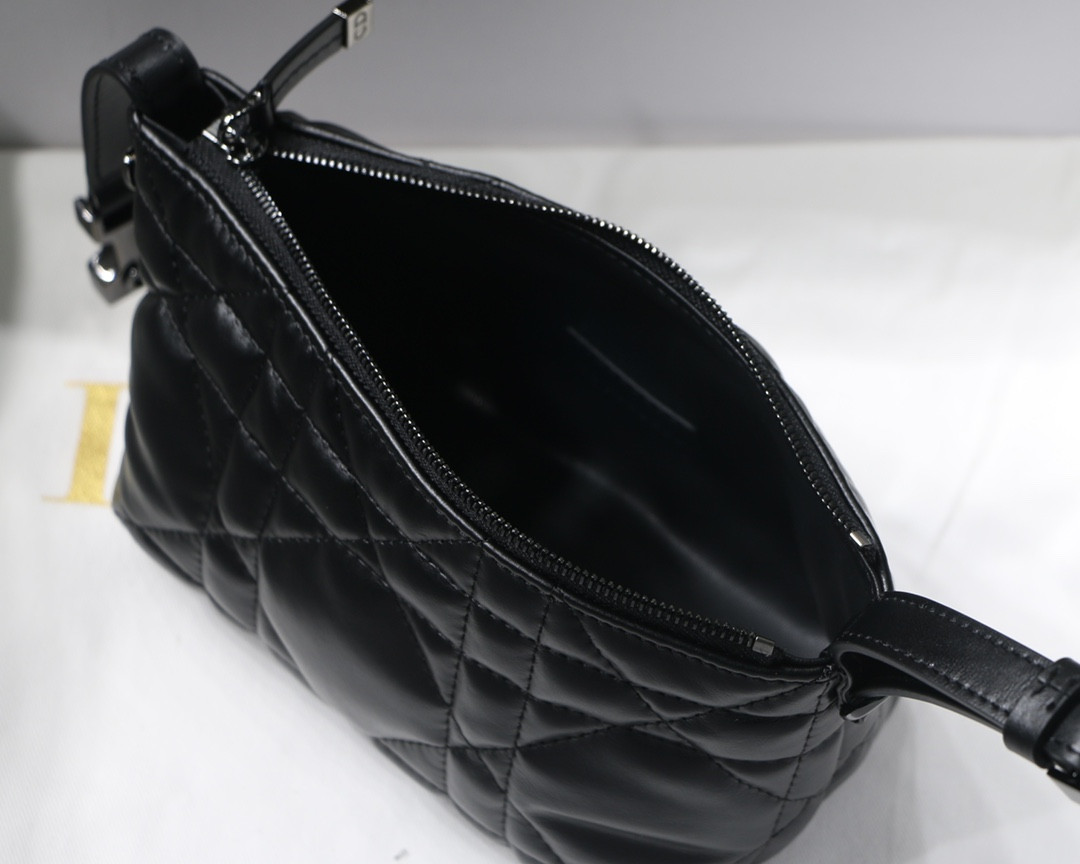 DIOR TRAVEL NOMAD POUCH BLACK