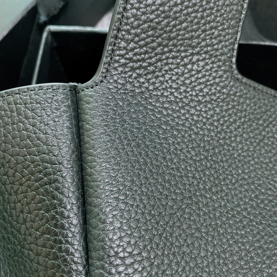 YSL BEA IN GRAINED LEATHER Black