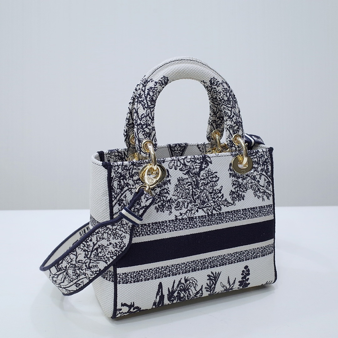 MEDIUM DIOR LADY D-LITE BAG  24 x 20 x 11 cm
