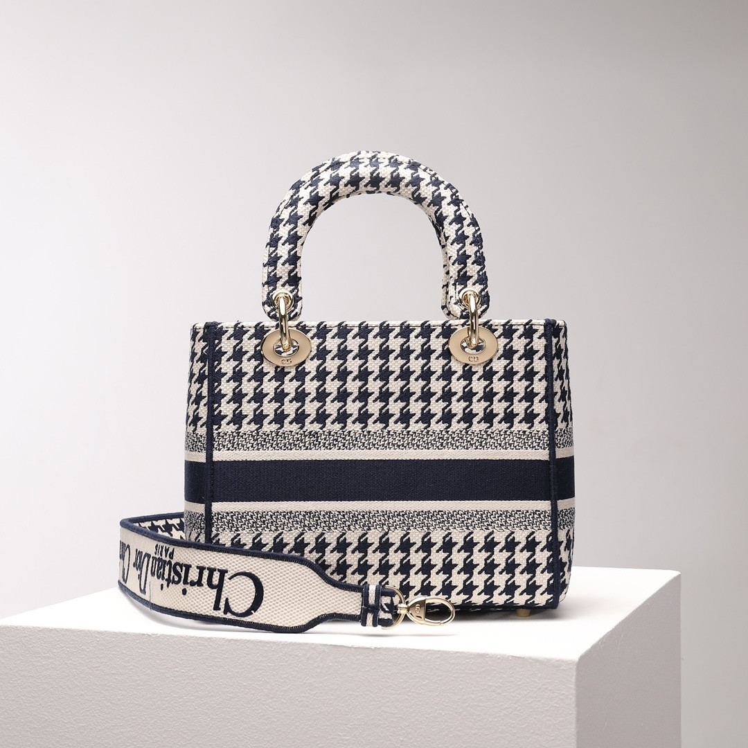 MEDIUM DIOR LADY D-LITE BAG  24 x 20 x 11 cm