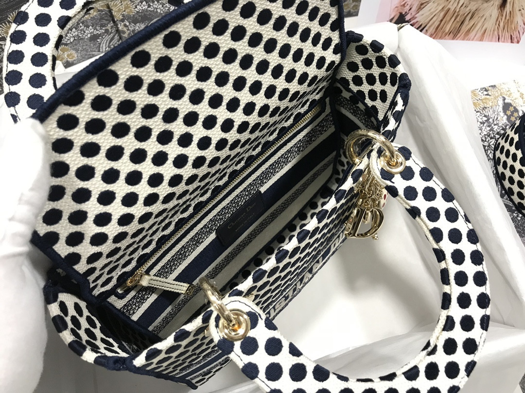 MEDIUM DIOR LADY D-LITE BAG polka dots  24 x 20 x 11 cm