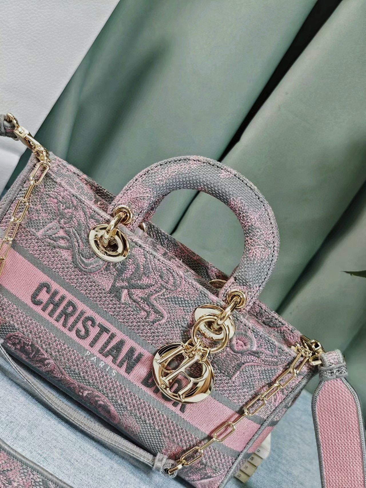 DIOR MEDIUM LADY D-JOY BAG PINK