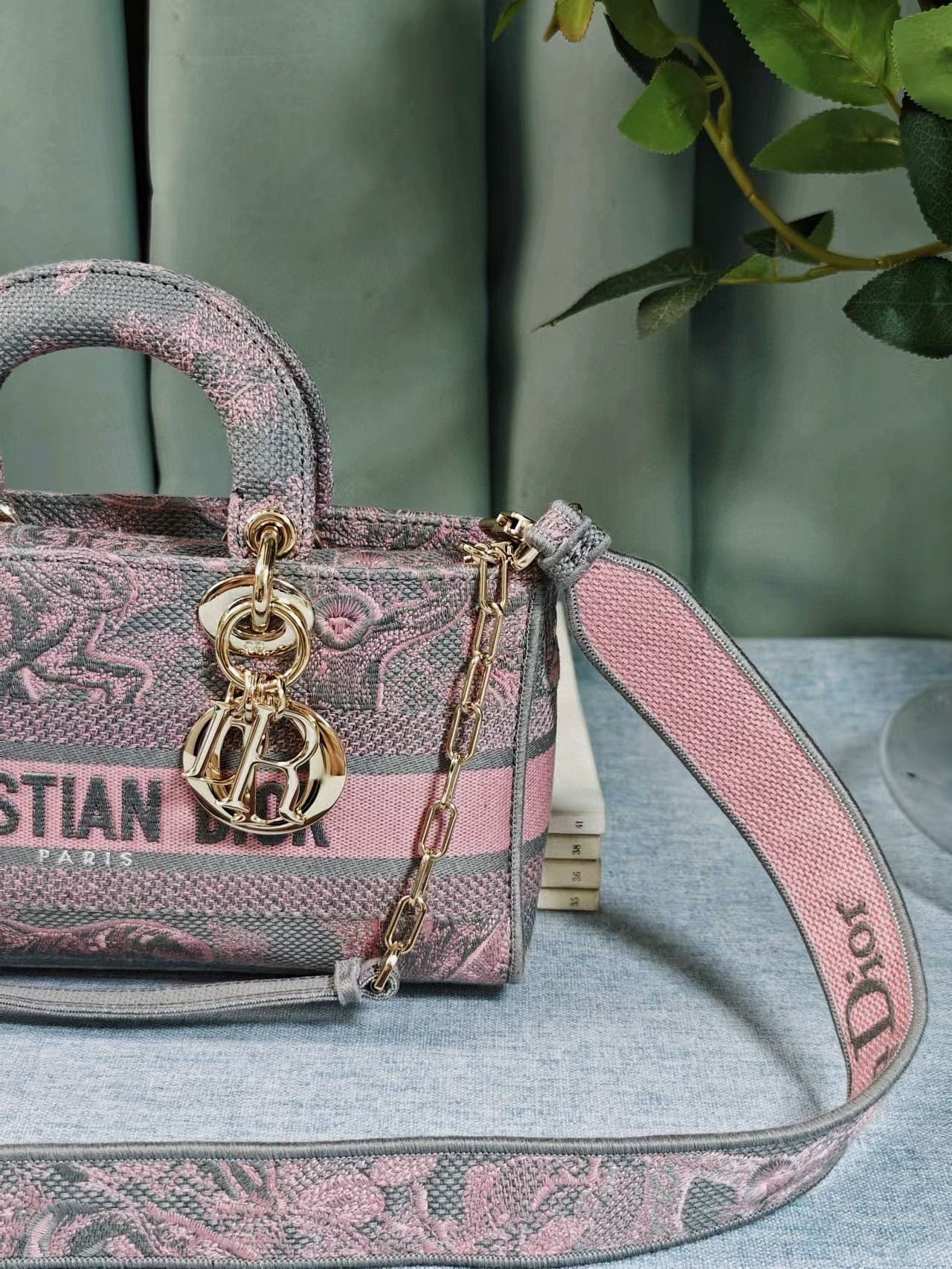 DIOR MEDIUM LADY D-JOY BAG PINK