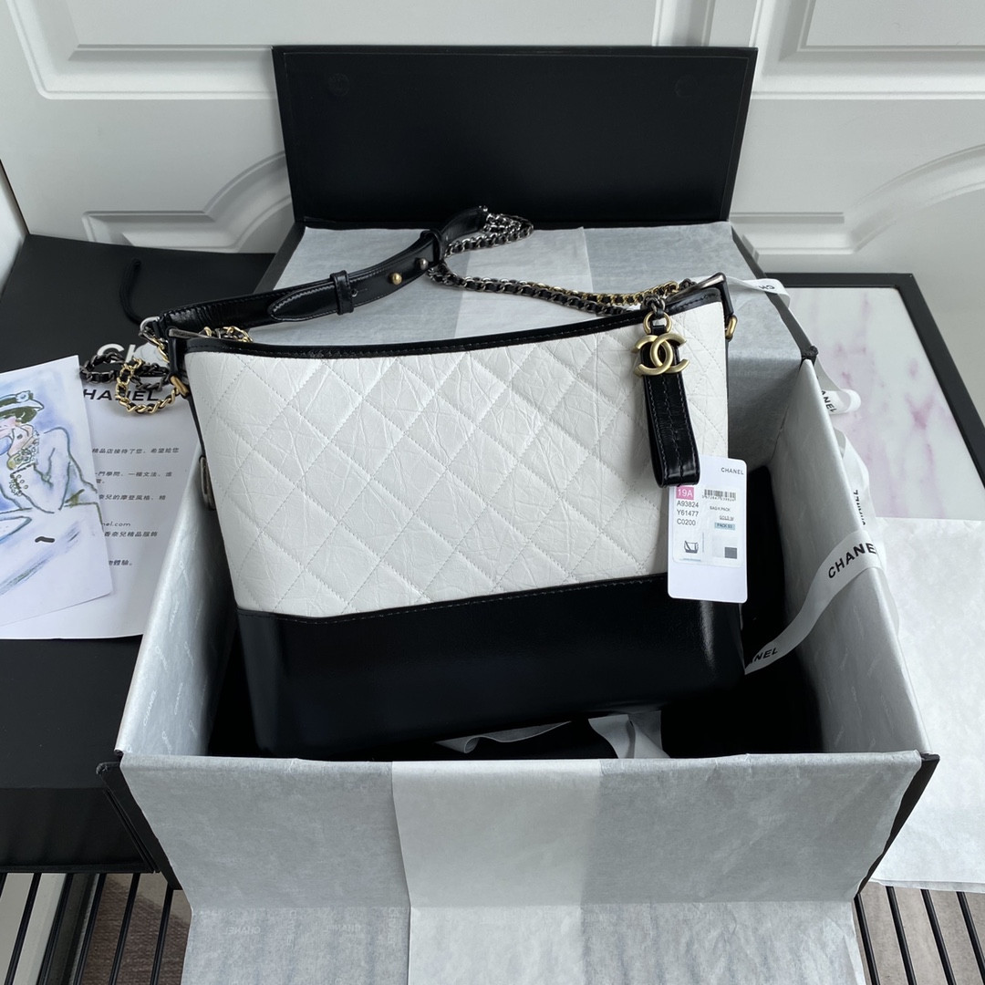 Chanel Gabrielle MEDIUM WHITE BLACK 21 x 28 x 10cm