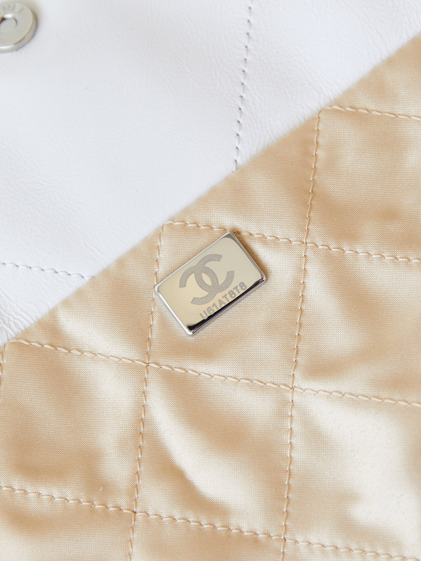 CHANEL 22 SMALL HANDBAG Shiny Calfskin & Rainbow Metal White 13.7×14.4×2.7 in