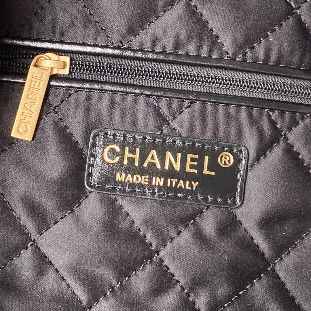 CHANEL 22 HANDBAG Shiny Calfskin BLACK 30×45×8cm