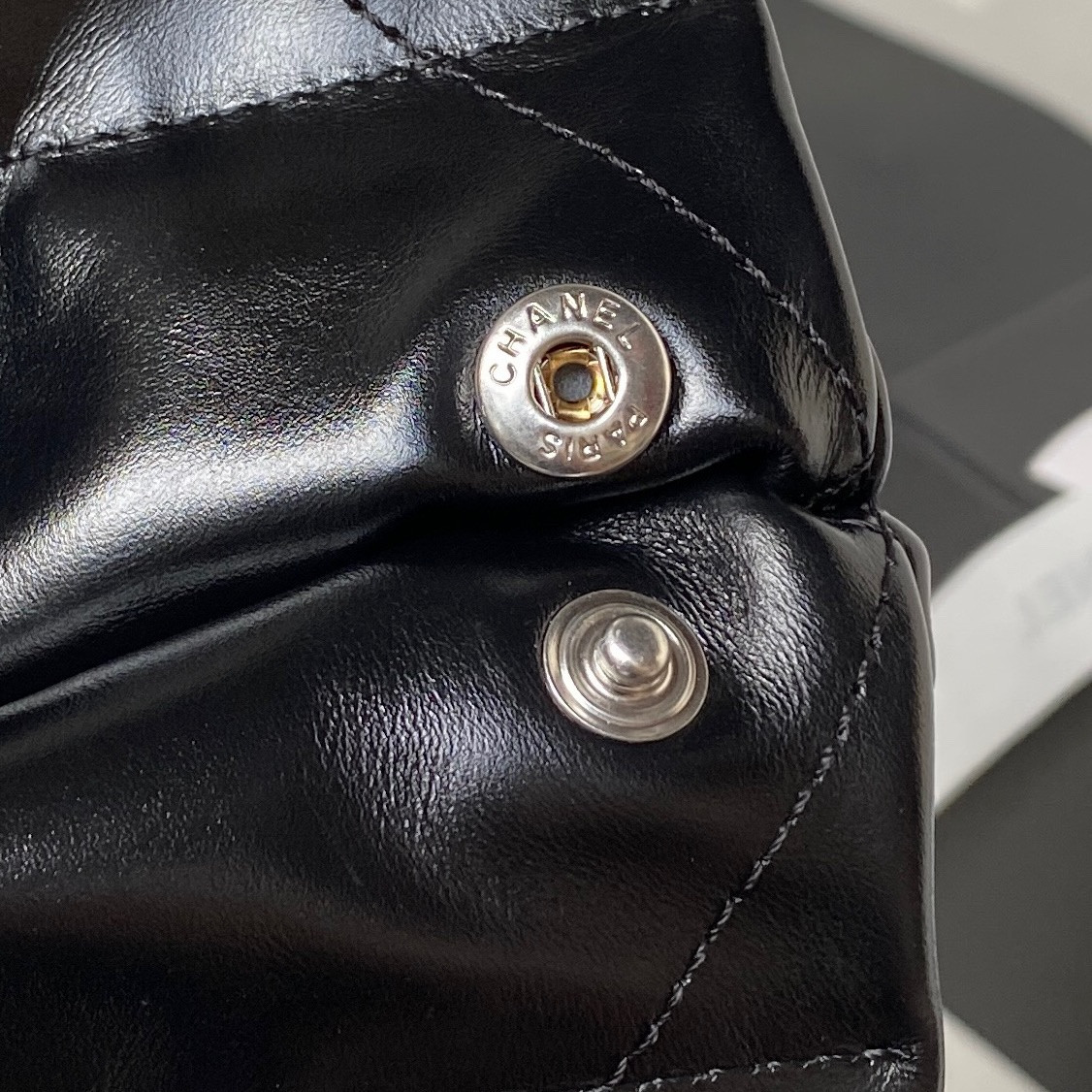 CHANEL 22 HANDBAG Shiny Calfskin 30×45×8cm