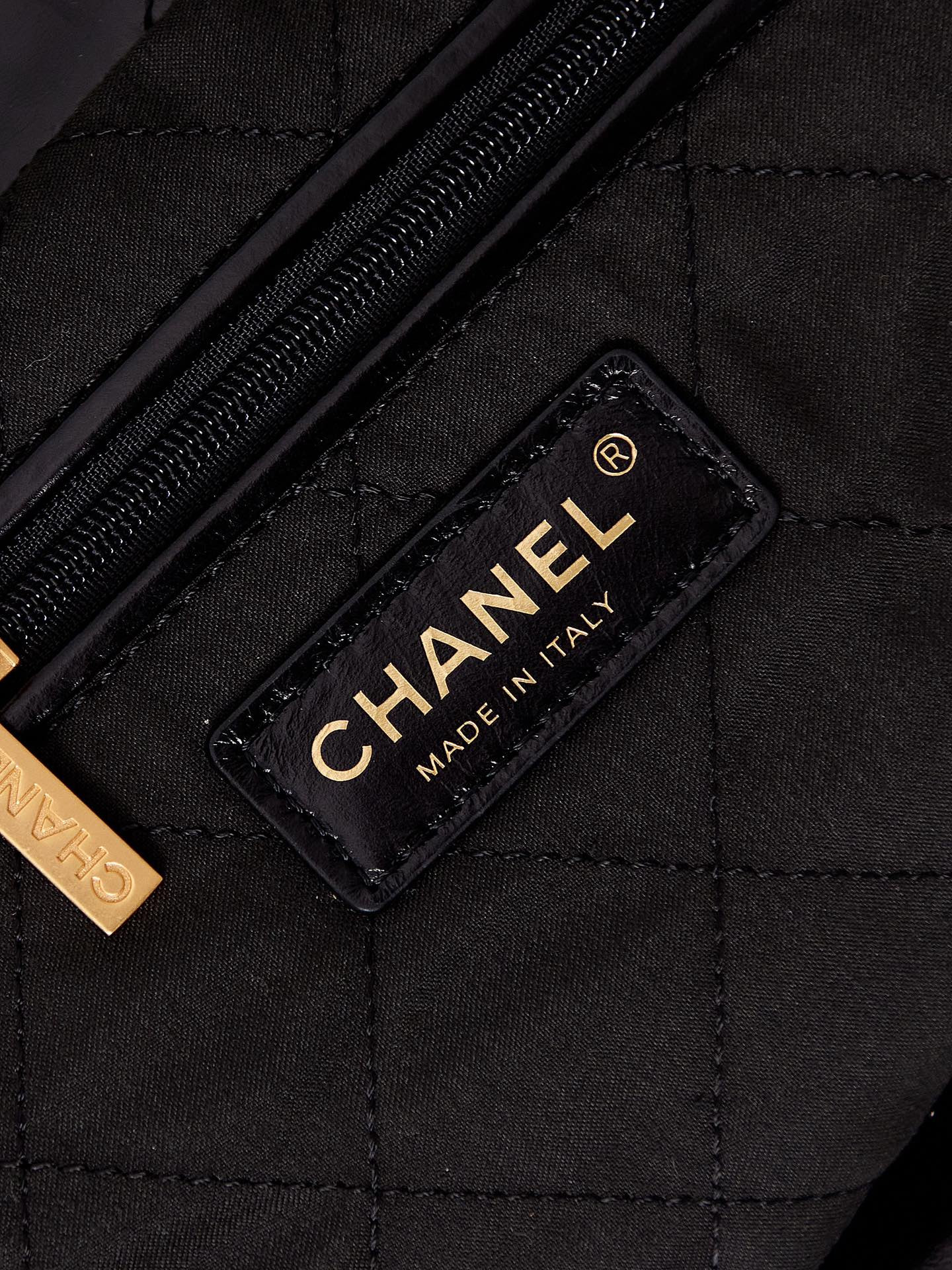 CHANEL 22 SMALL HANDBAG Shiny Calfskin & GOLD Metal BLACK 13.7×14.4×2.7 in