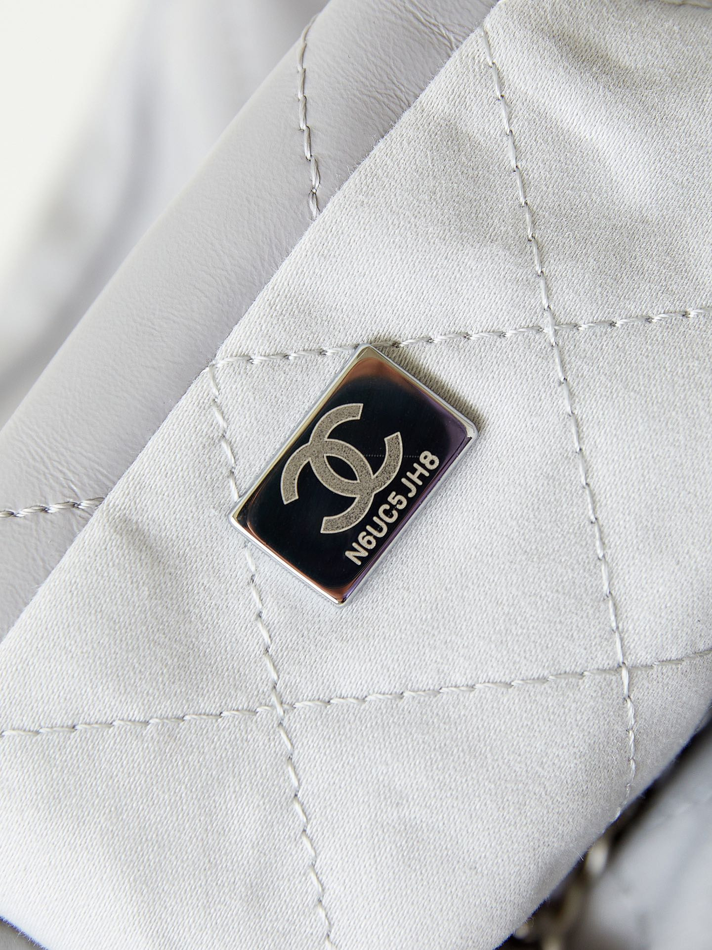 CHANEL 22 MINI HANDBAG Shiny Calfskin GREY 7.8 × 7.4 × 2.3 in