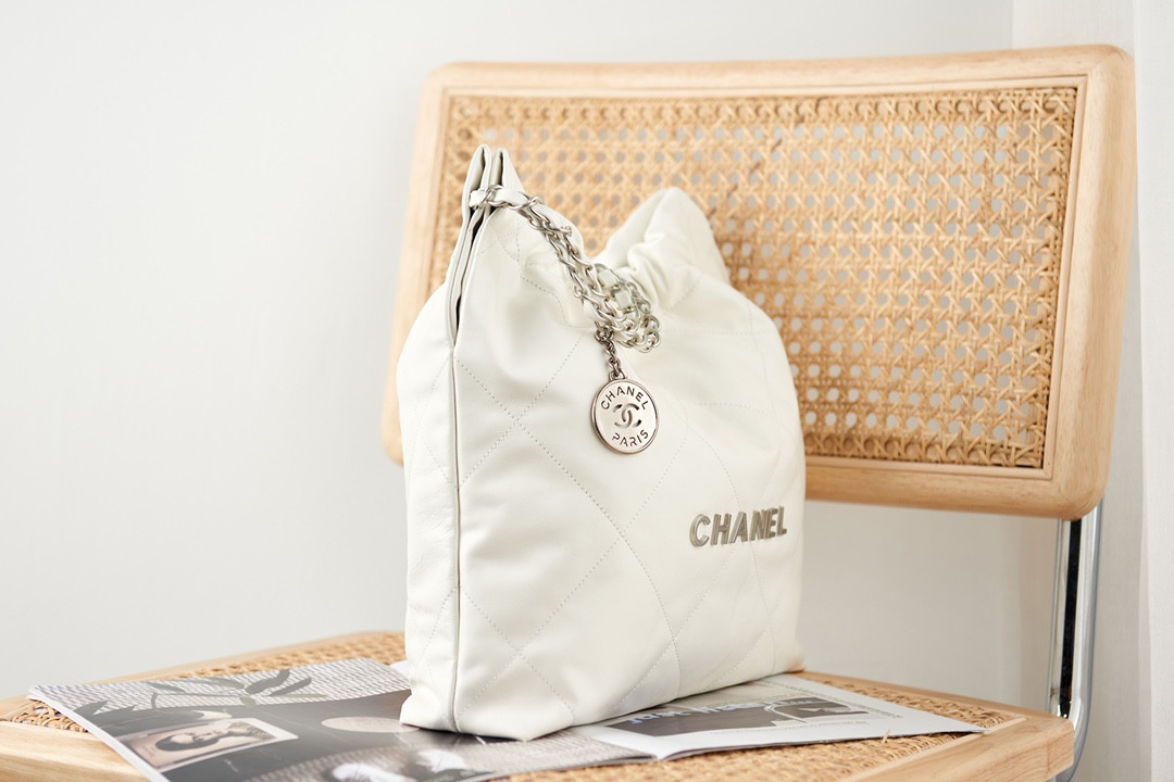 CHANEL 22 SMALL HANDBAG Shiny Calfskin White 13.7×14.4×2.7 in