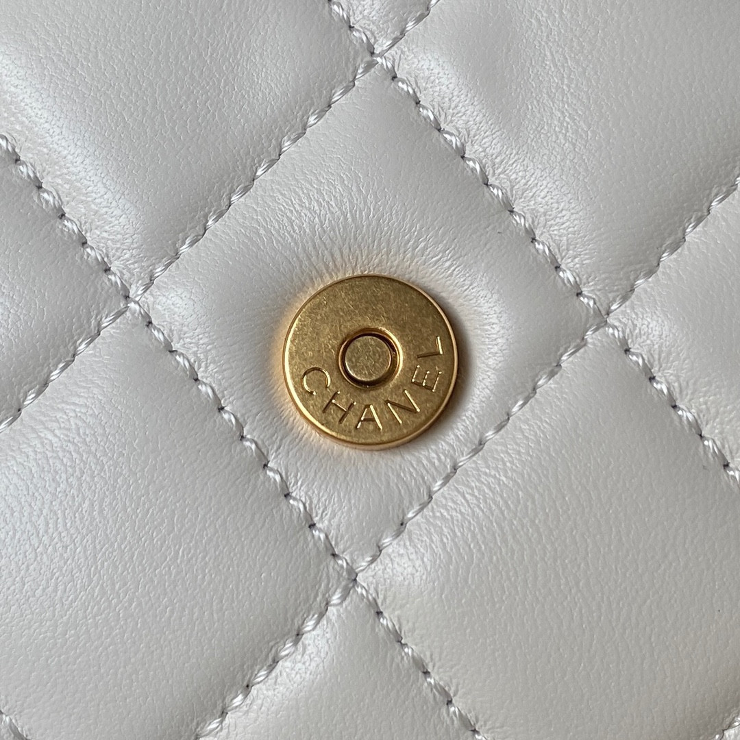 CHANEL BAGUETTE BAG WHITE 4.5 × 9.4 × 1.8 in