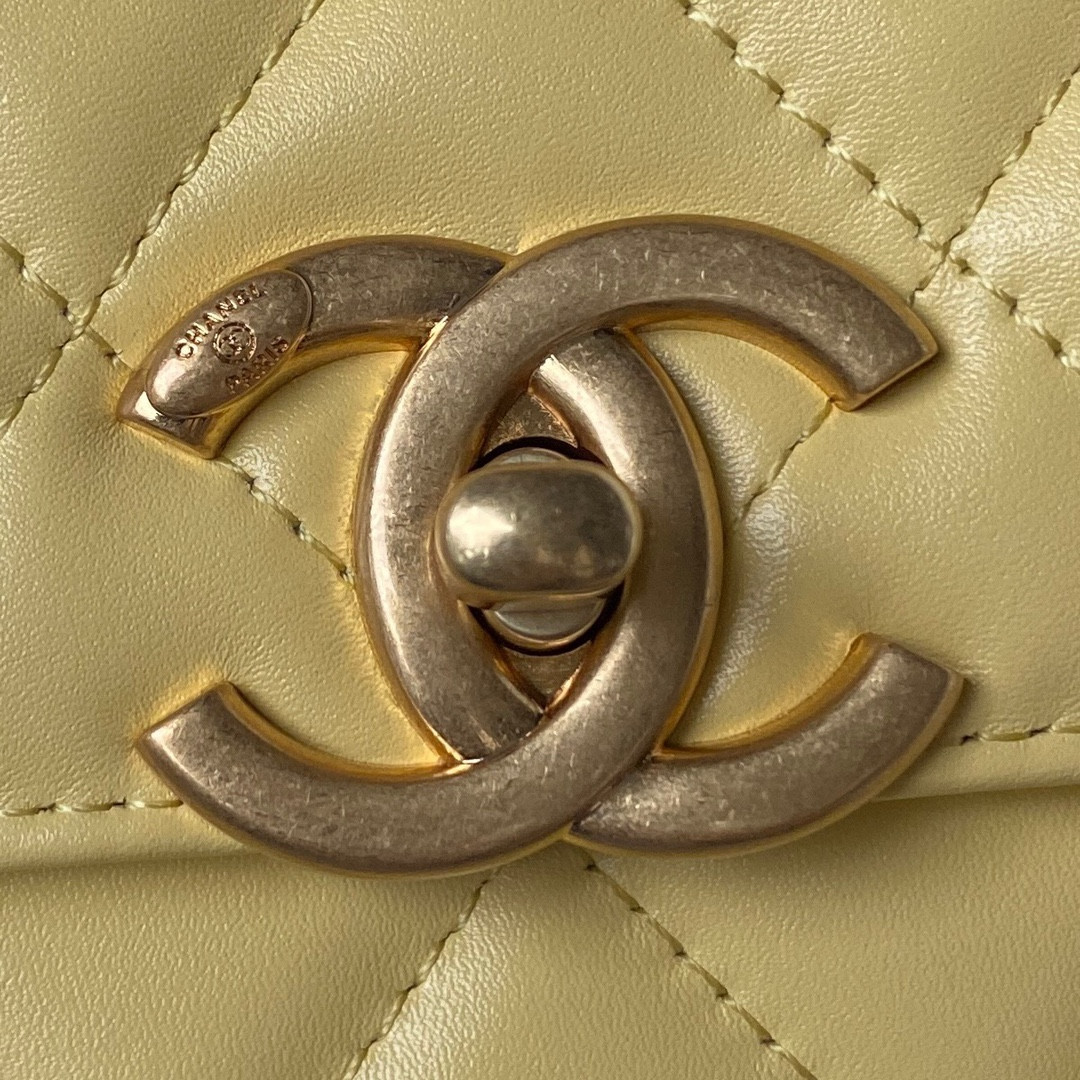 CHANEL FLAP BAG YELLOW 22×14.5×8cm
