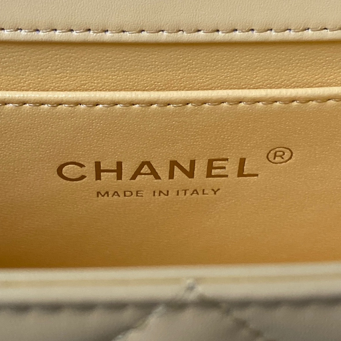 CHANEL FLAP BAG YELLOW 22×14.5×8cm