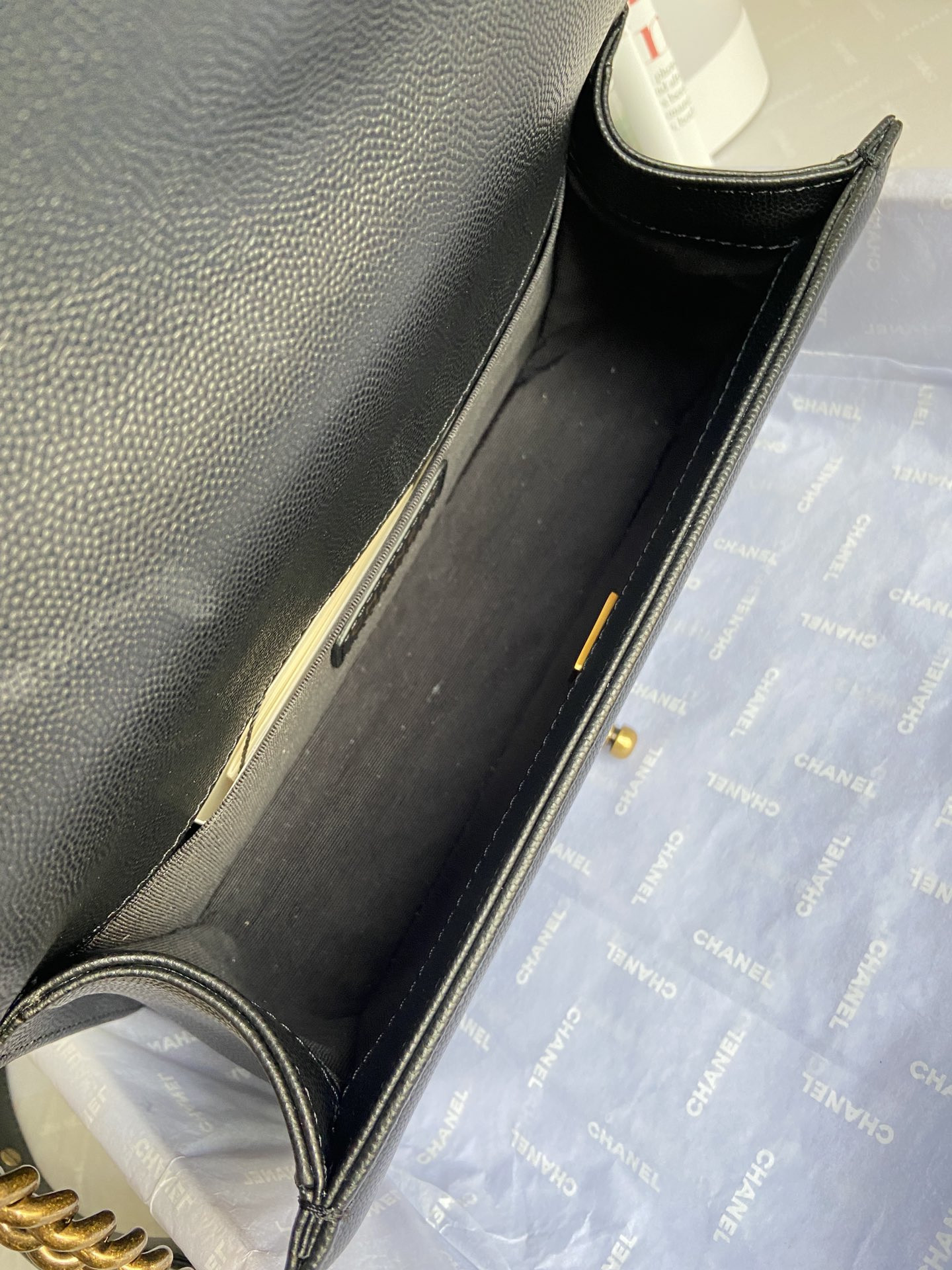 BOY CHANEL HANDBAG Shiny Grained Calfskin Black 5.9 × 9.8 × 3.5 in