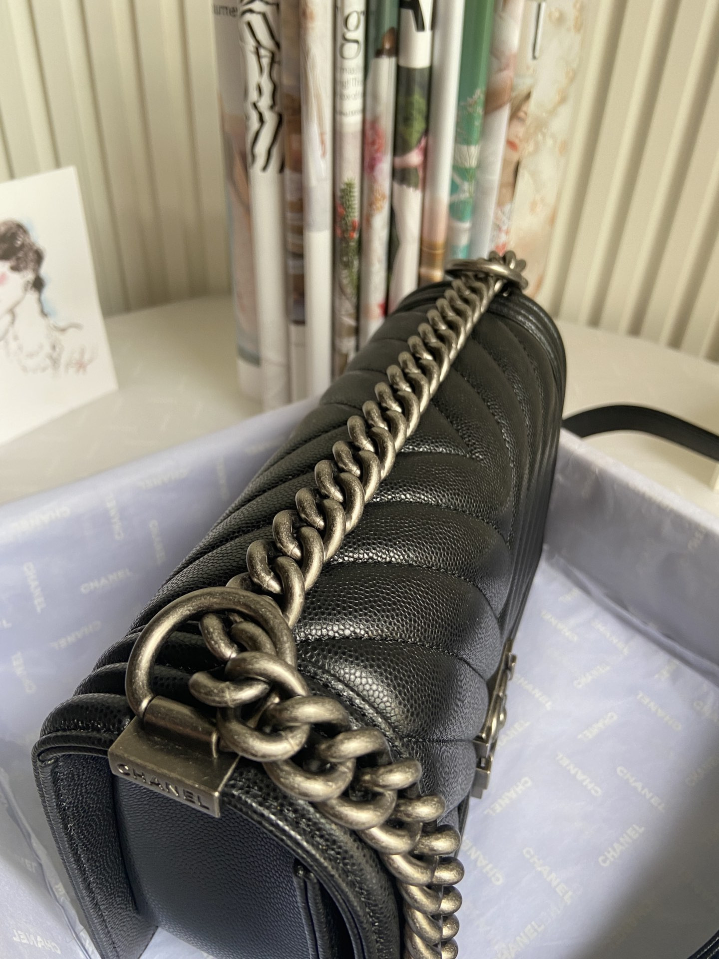 BOY CHANEL HANDBAG Shiny Grained Calfskin 5.9 × 9.8 × 3.5 in