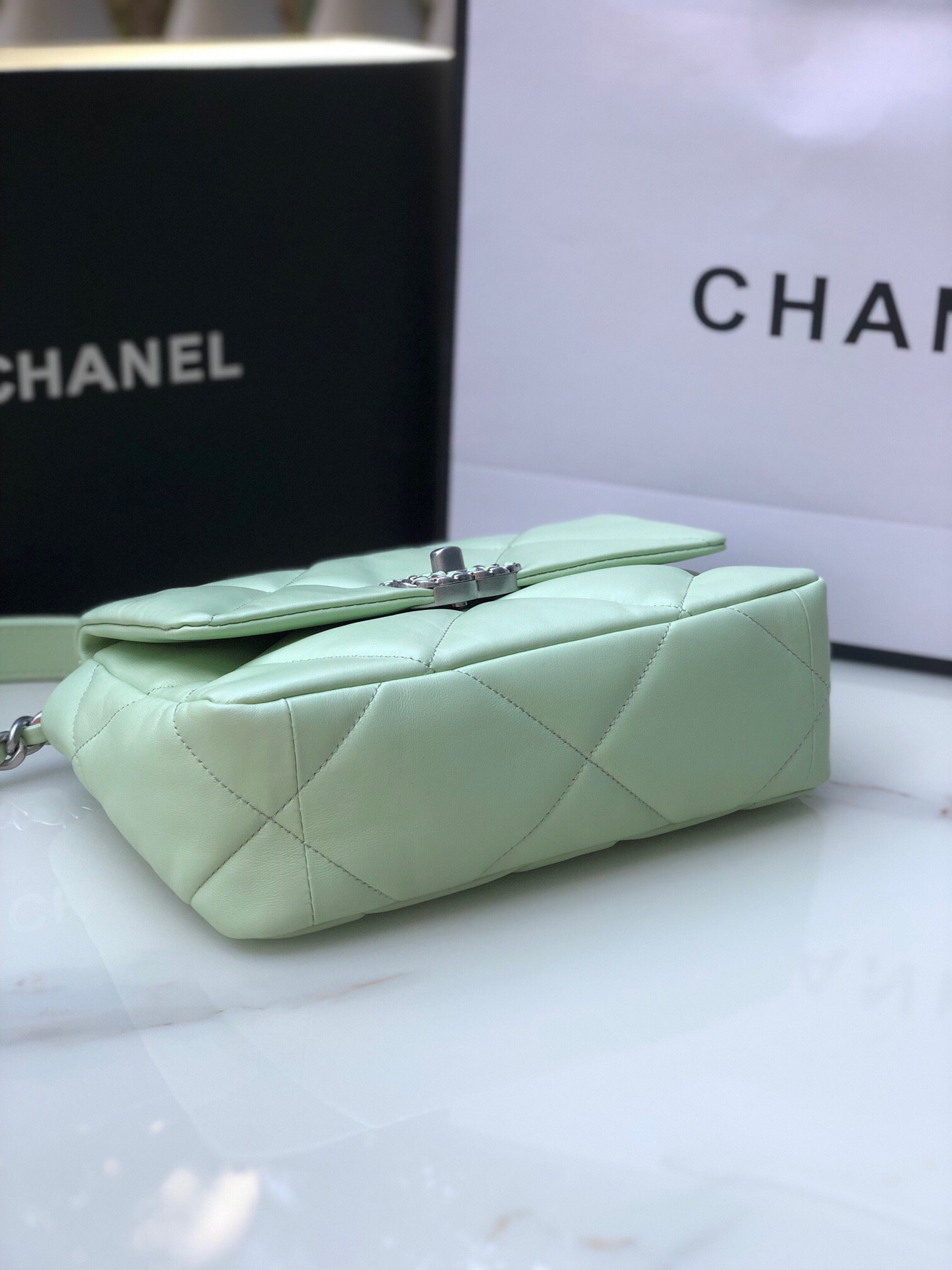 CHANEL 19 HANDBAG Shiny Leather, Gold-Tone, Silver-Tone & Ruthenium-Finish Metal Green 6.2 × 10.1 × 3.5 in