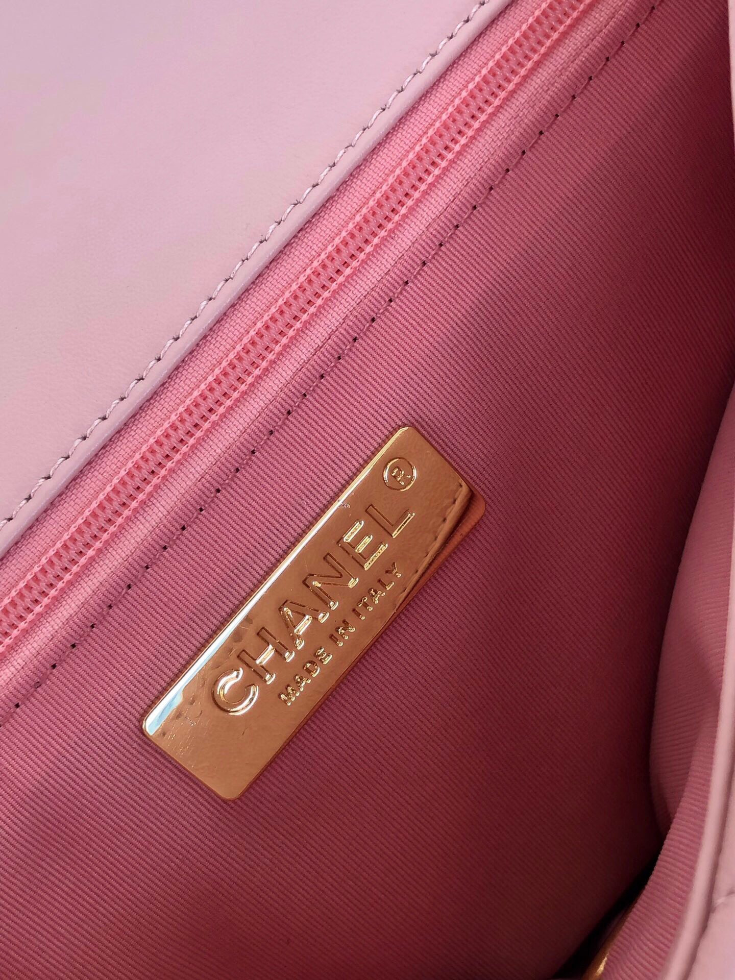 CHANEL 19 HANDBAG Shiny Leather, Gold-Tone, Silver-Tone & Ruthenium-Finish Metal Light Pink 6.2 × 10.1 × 3.5 in