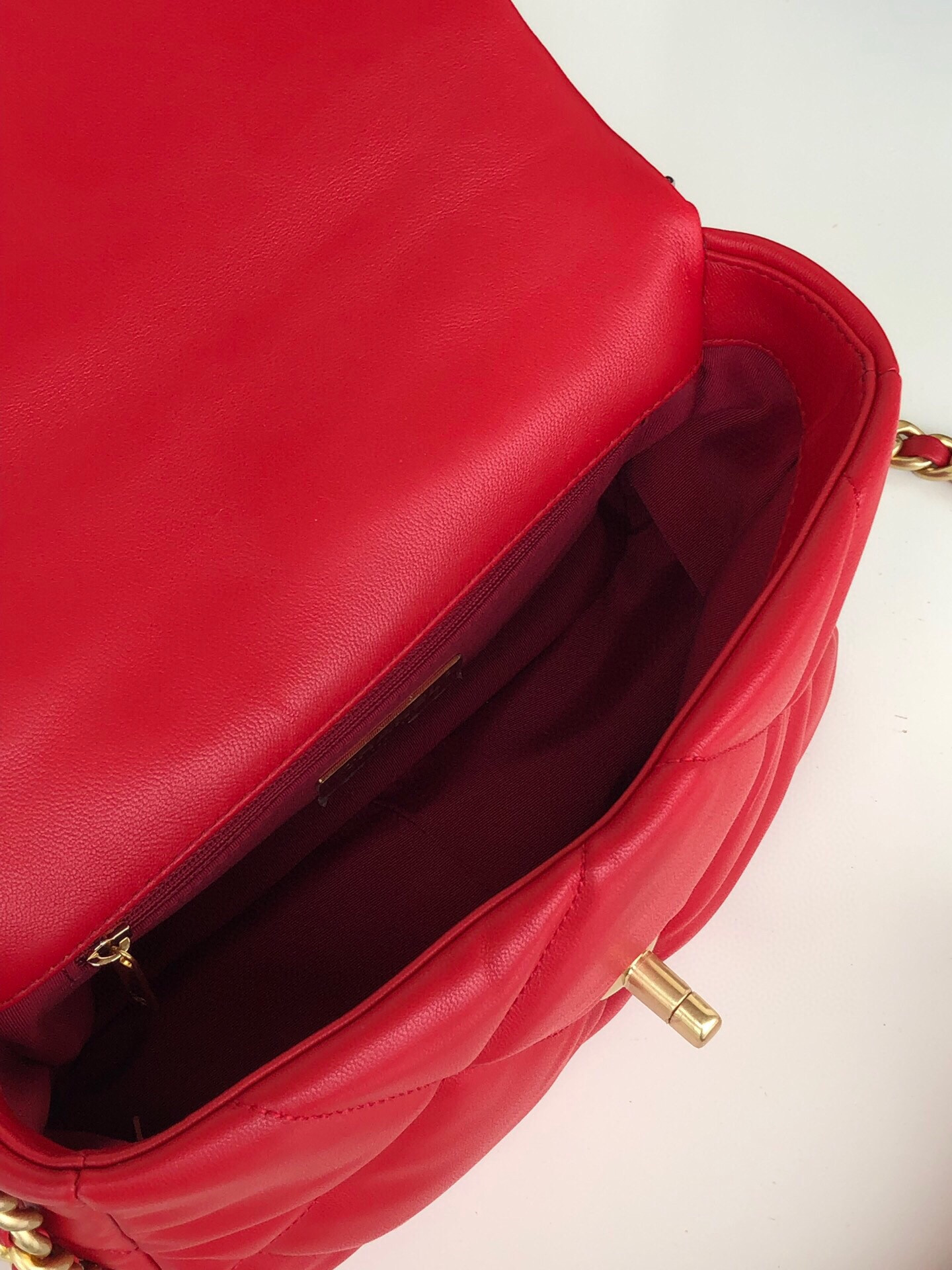 CHANEL 19 HANDBAG Shiny Leather, Gold-Tone, Silver-Tone & Ruthenium-Finish Metal Red 6.2 × 10.1 × 3.5 in