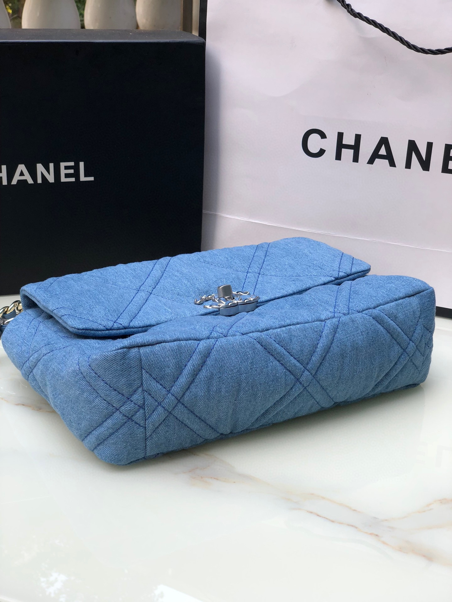 CHANEL 19 LARGE HANDBAG, Gold-Tone, Silver-Tone & Ruthenium-Finish Metal Blue 7.8 × 11.7 × 3.9 in