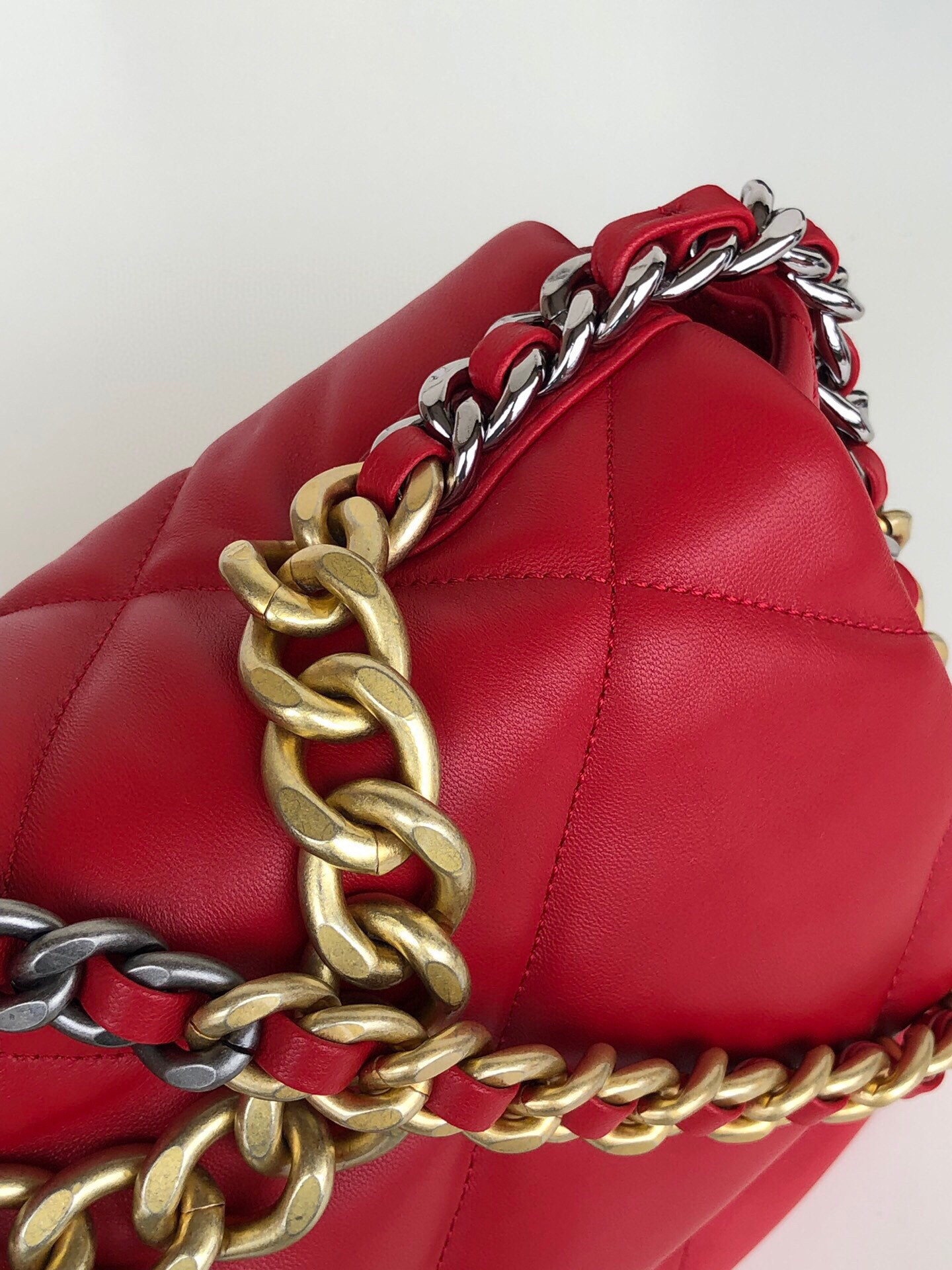 CHANEL 19 LARGE HANDBAG Shiny Leather, Gold-Tone, Silver-Tone & Ruthenium-Finish Metal Red 7.8 × 11.7 × 3.9 in