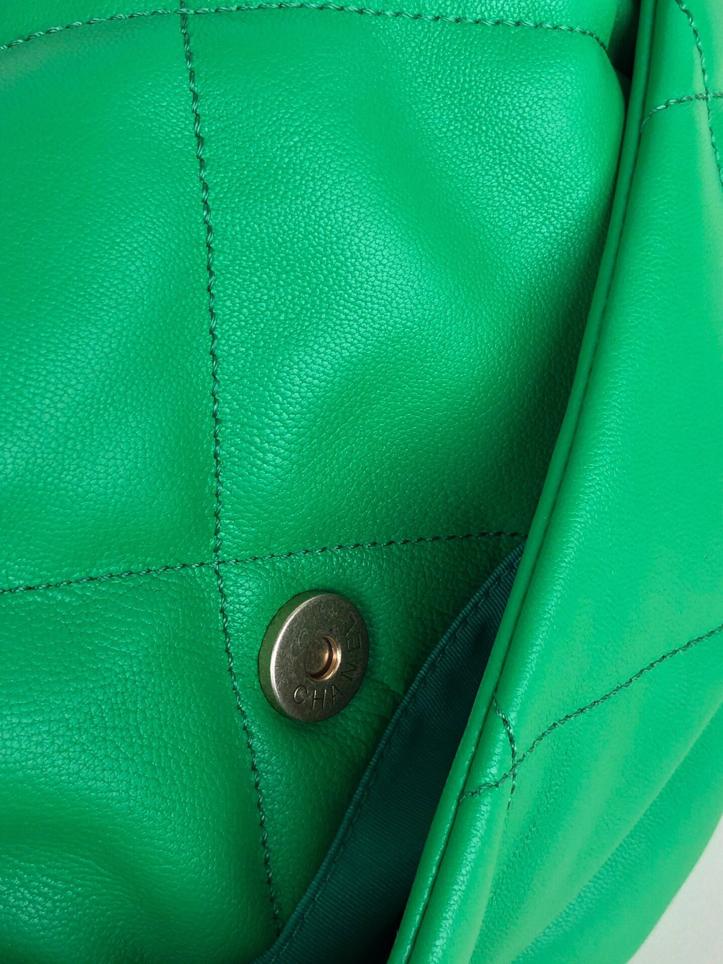 CHANEL 19 LARGE HANDBAG Shiny Leather, Gold-Tone, Silver-Tone & Ruthenium-Finish Metal Green 7.8 × 11.7 × 3.9 in