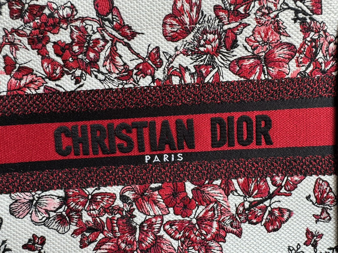 Small DIOR BOOK TOTE WHITE AND RED LE CŒUR DES PAPILLONS EMBROIDERY 10.5 x 8.5 x 5.5 inches