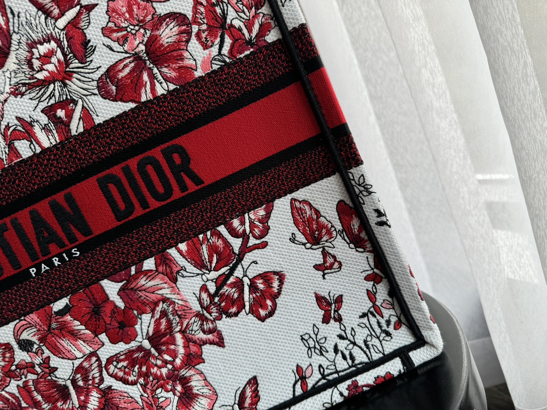 Large DIOR BOOK TOTE WHITE AND RED LE CŒUR DES PAPILLONS EMBROIDERY 16.5 x 14 x 7.5 inches