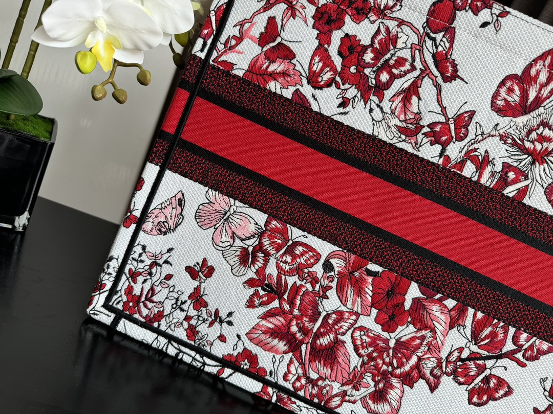 Large DIOR BOOK TOTE WHITE AND RED LE CŒUR DES PAPILLONS EMBROIDERY 16.5 x 14 x 7.5 inches