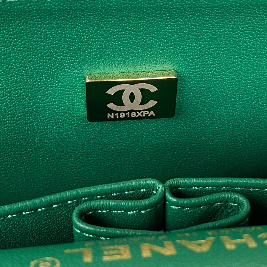 CHANEL CLASSIC HANDBAG GRAINED SHINY CALFSKIN & GOLD-TONE METAL GREEN 6 × 9.9 × 2.5 in