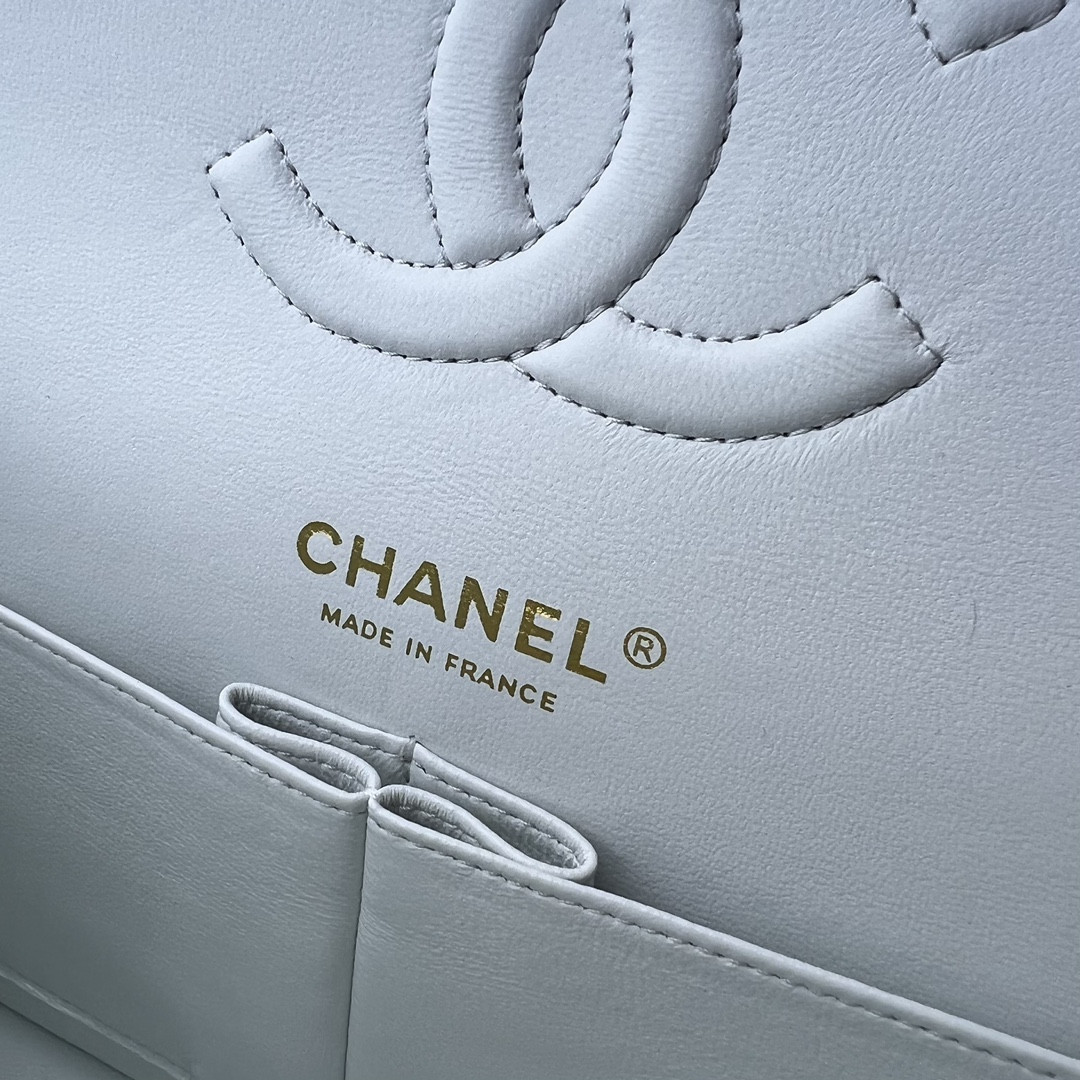 CHANEL CLASSIC HANDBAG GRAINED CALFSKIN & GOLD-TONE METAL WHITE 6 × 9.9 × 2.5 in