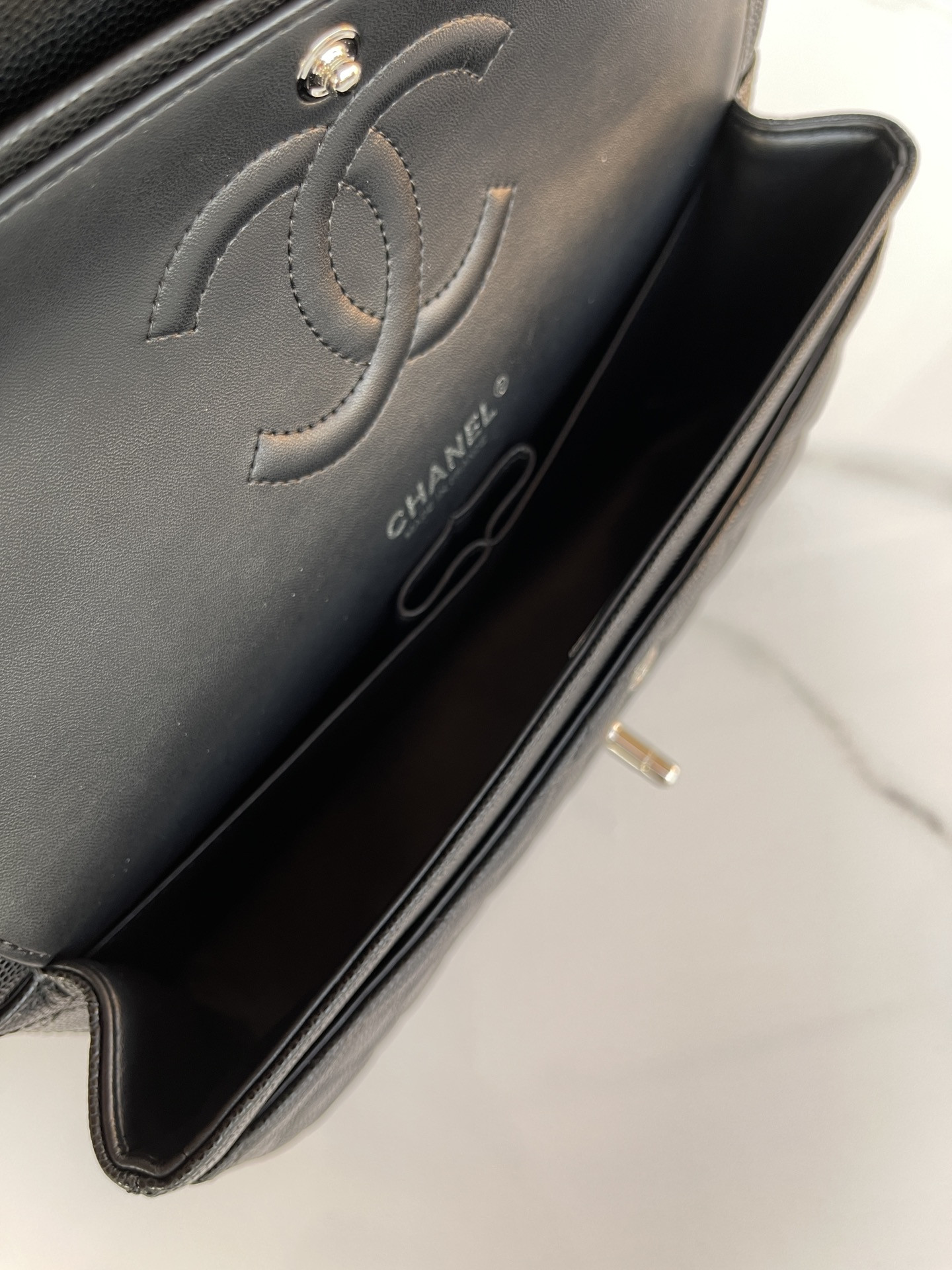 CHANEL CLASSIC HANDBAG GRAINED CALFSKIN 6 × 9.9 × 2.5 in