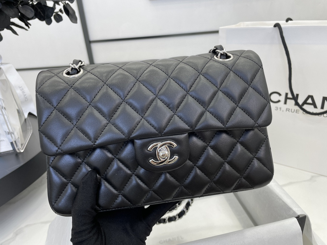 CHANEL SMALL CLASSIC HANDBAG Grained Shiny Calfskin & Silver-Tone Metal Black 5.7 × 9 × 2.3 in