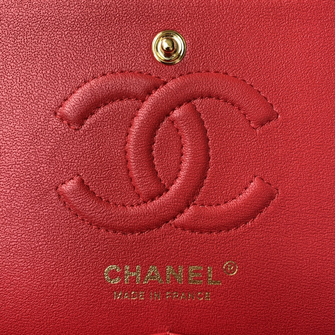 CHANEL SMALL CLASSIC HANDBAG LAMBSKIN & Gold-TONE METAL Red 5.7 × 9 × 2.3 IN
