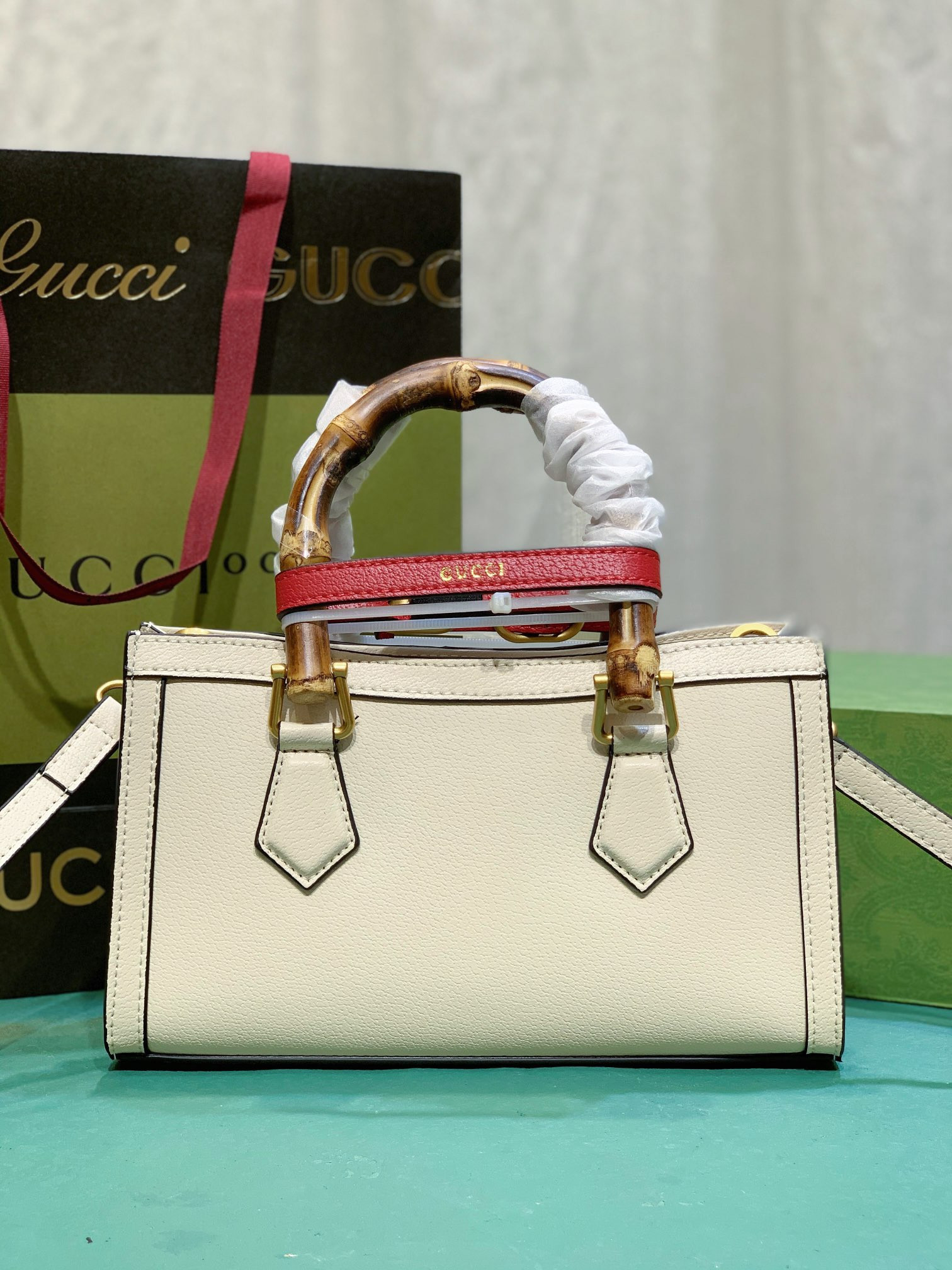 GUCCI DIANA SMALL SHOULDER BAG White 25W x 16H x 9D CM