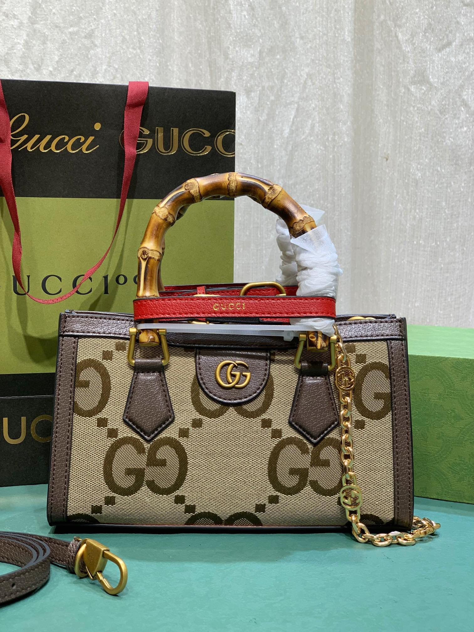 GUCCI DIANA SMALL SHOULDER BAG 25W x 16H x 9D CM