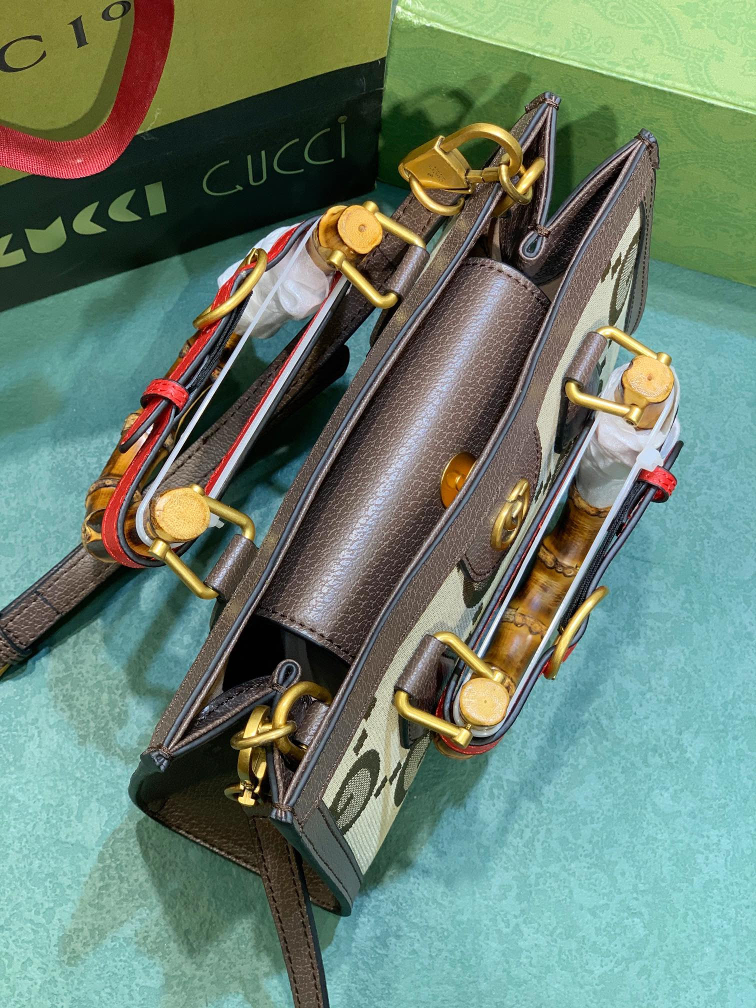 GUCCI DIANA SMALL SHOULDER BAG 25W x 16H x 9D CM