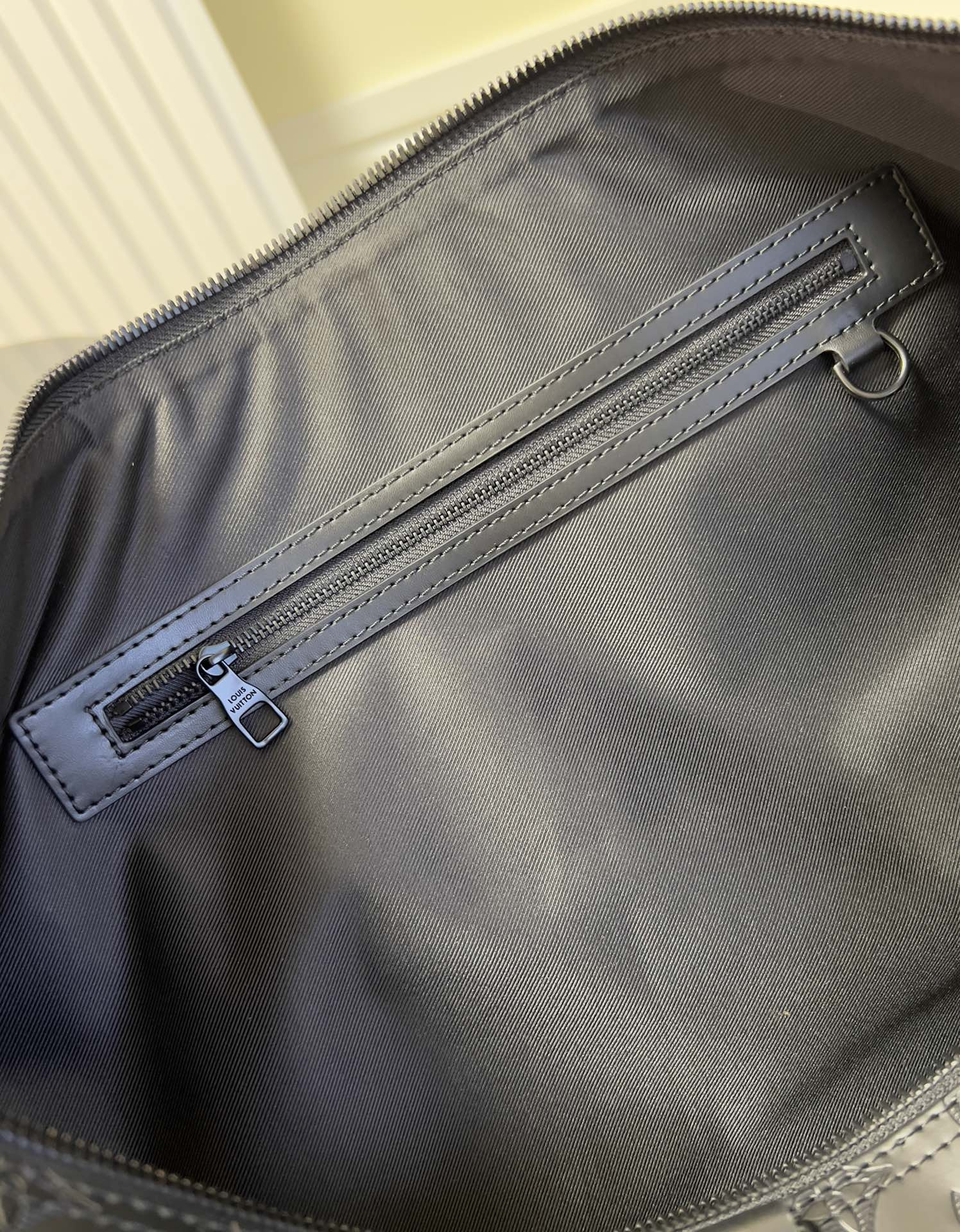 Louis Vuitton Keepall Bandoulière 50 M44810