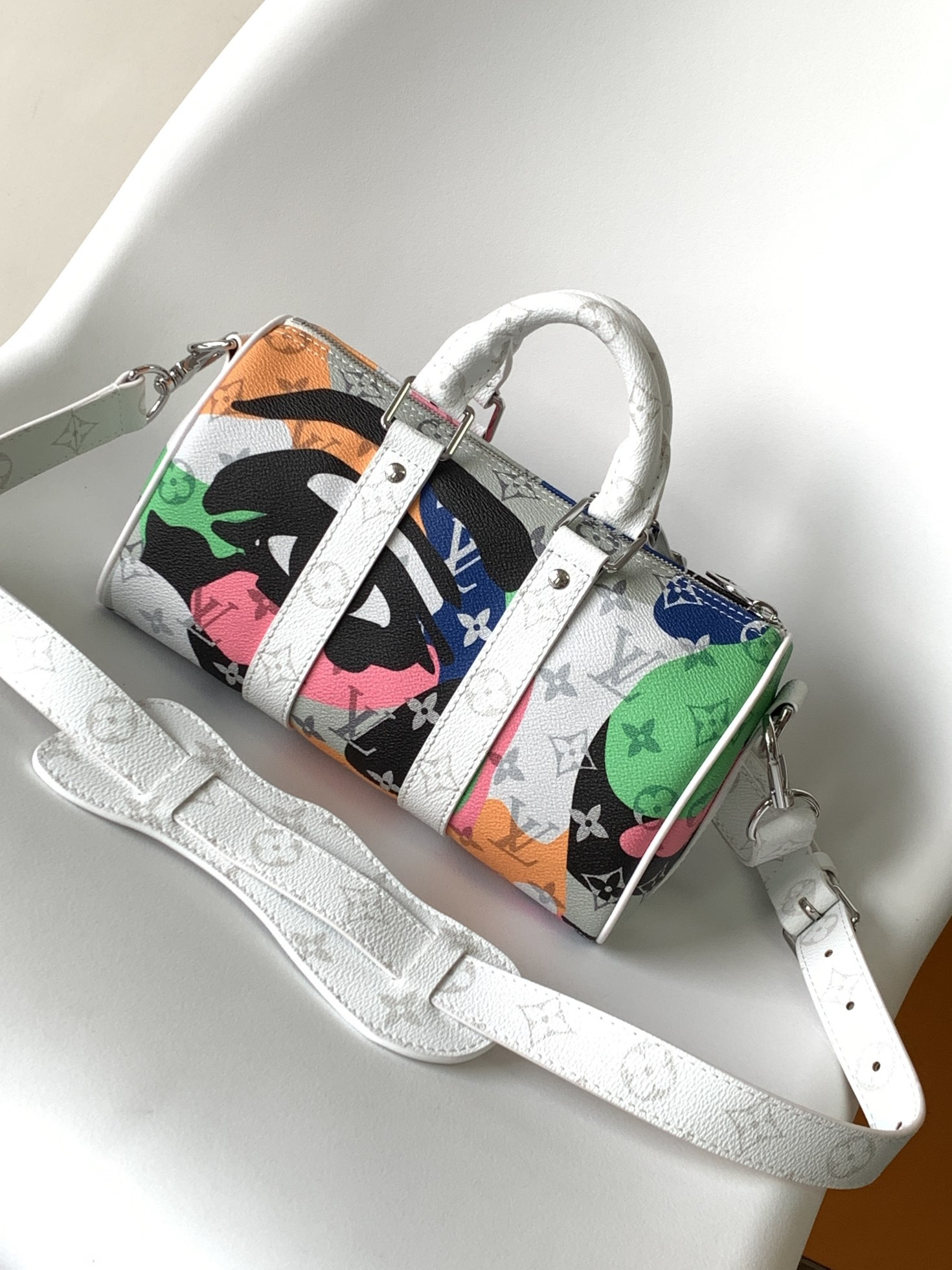 Louis Vuitton Keepall Bandoulière 25 M46678 9.8 x 5.9 x 4.3 inches