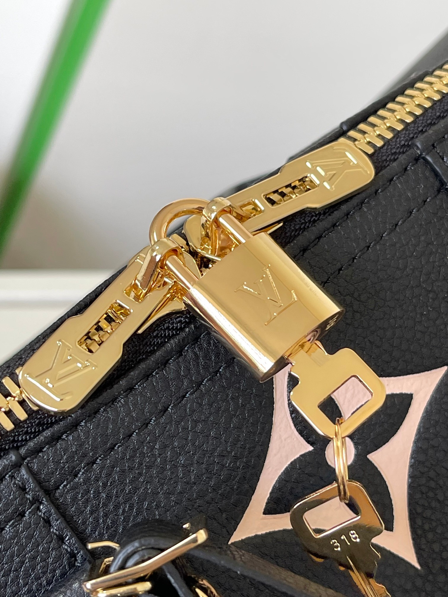 Louis Vuitton Keepall Bandoulière 45 M46670