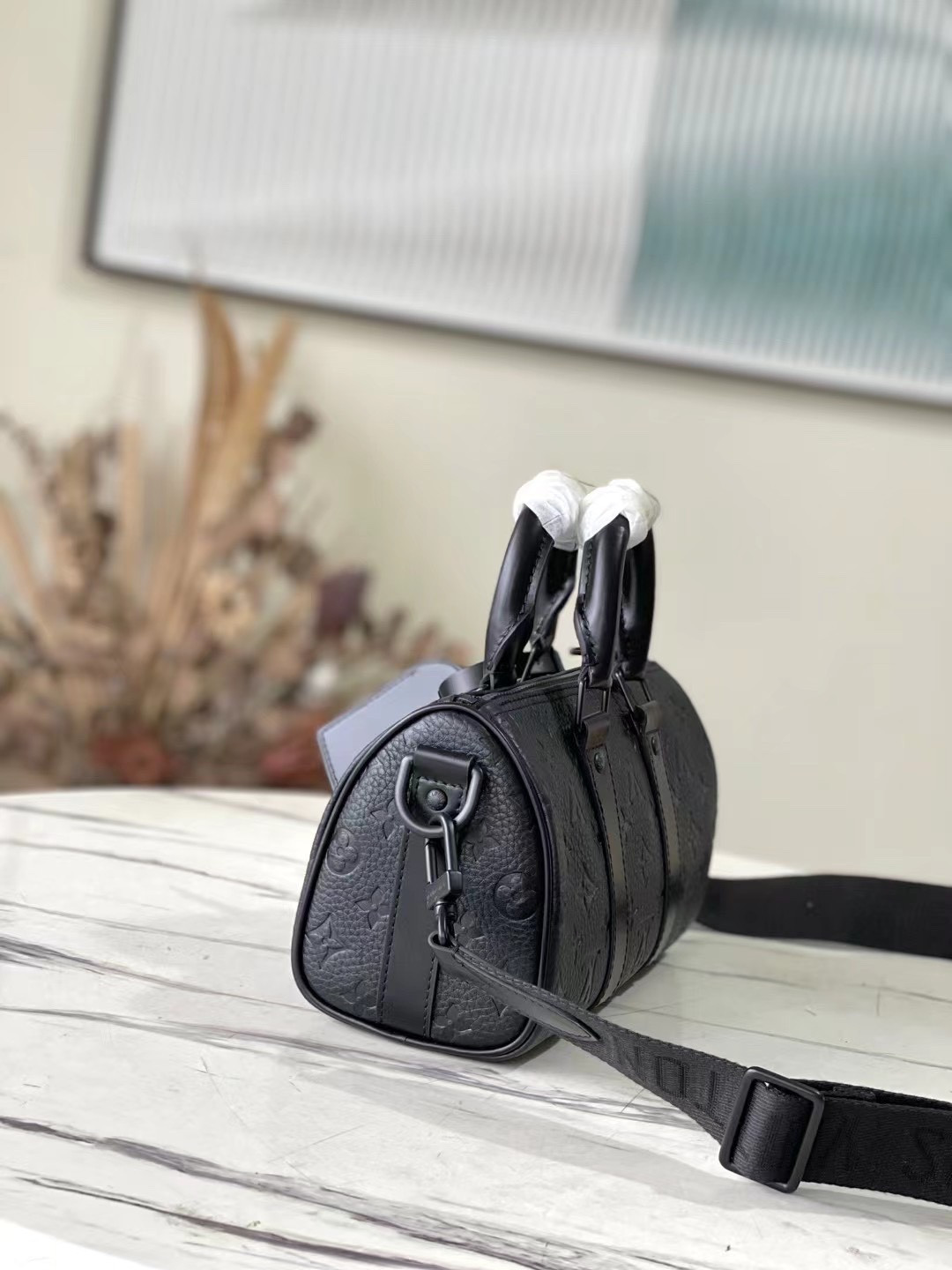 Louis Vuitton Keepall Bandoulière 25 M20900 9.8 x 5.9 x 4.3 inches