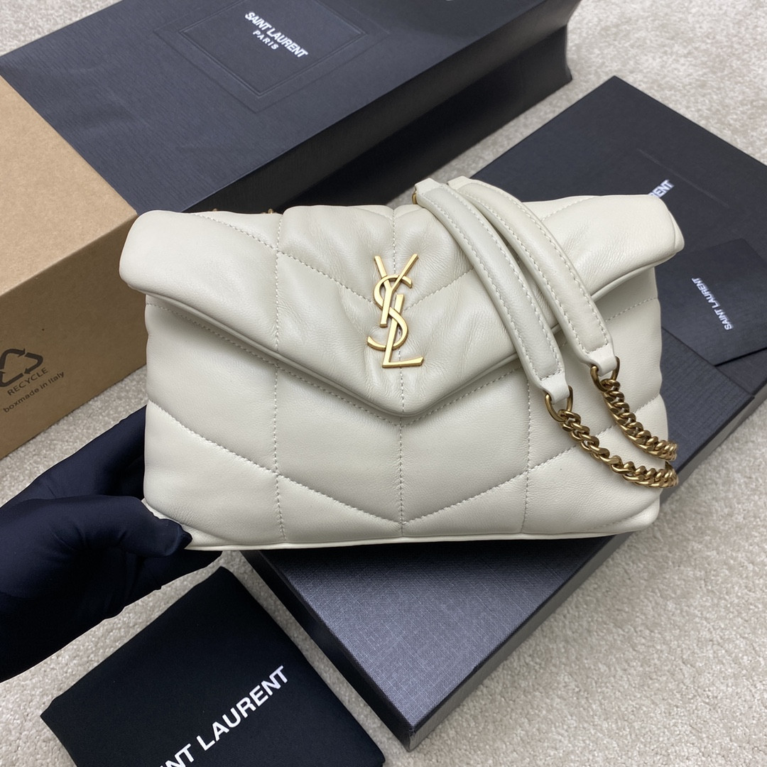 YSL PUFFER IN LEATHER WHITE 23 X 15.5 X 5.8 CM