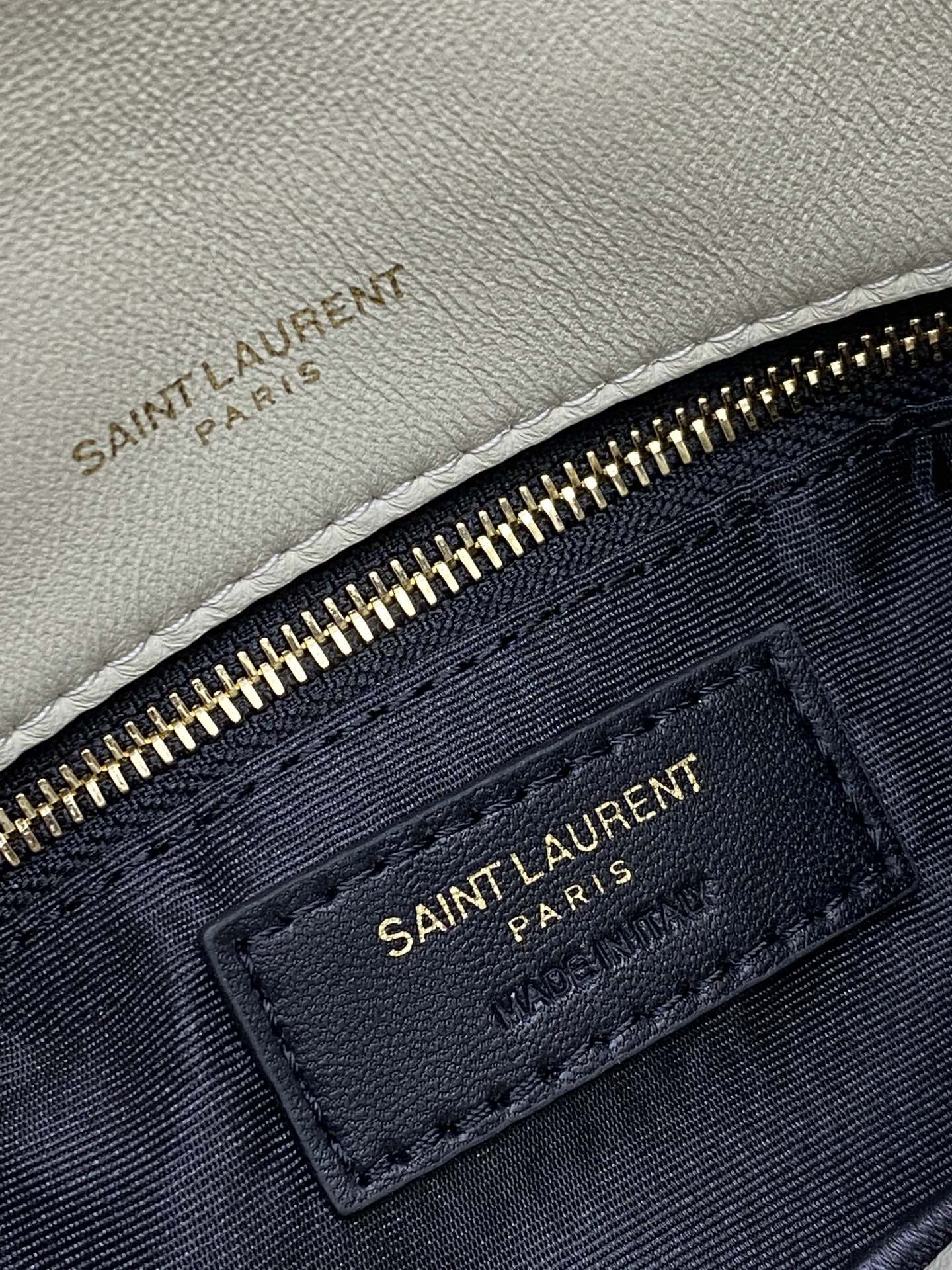 YSL PUFFER IN LEATHER WHITE 23 X 15.5 X 5.8 CM
