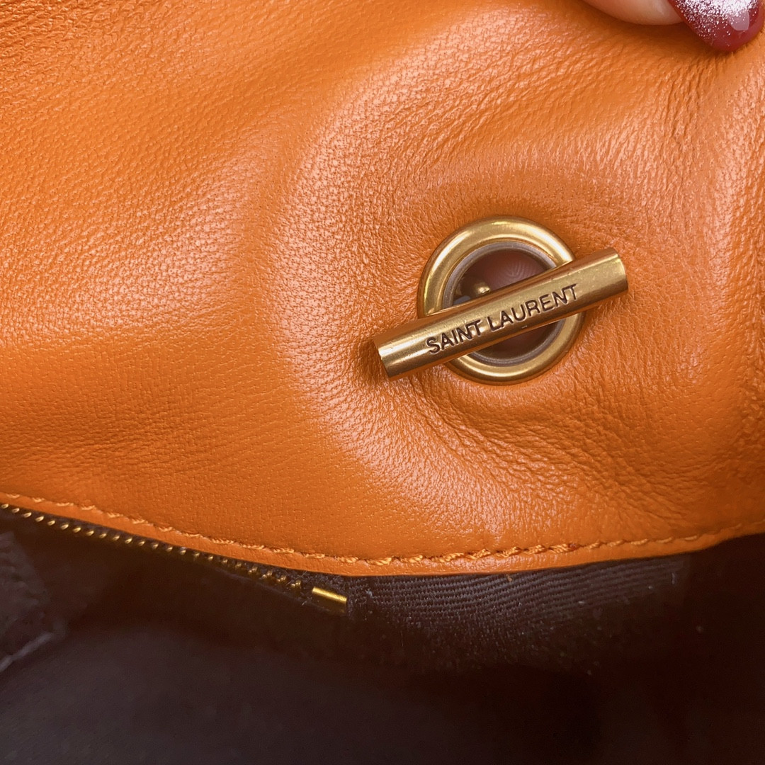 YSL PUFFER IN LEATHER ORANGE 23 X 15.5 X 5.8 CM